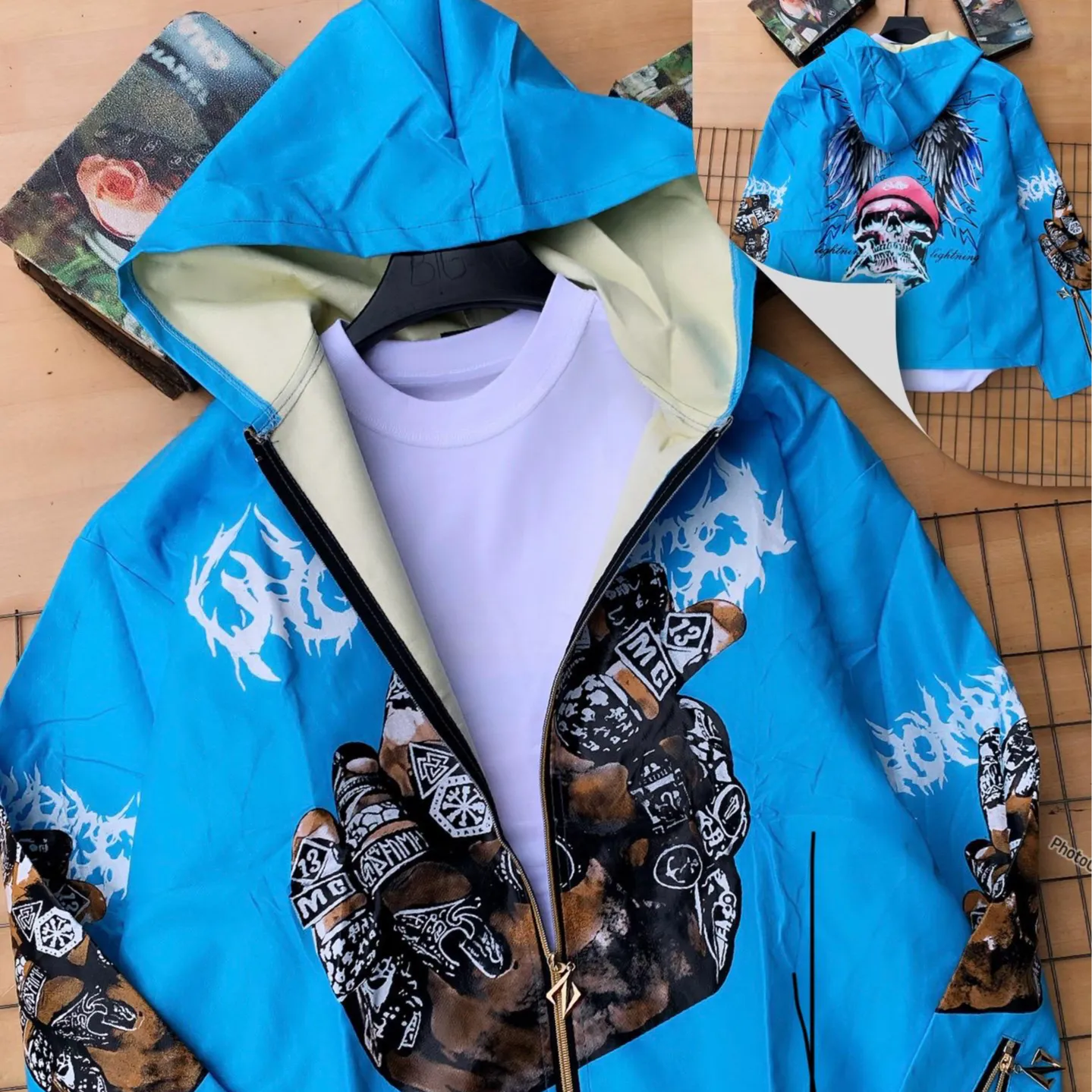 blue graphic print zip-up hoodie